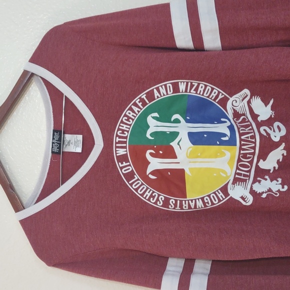 USED HARRY POTTER SWEATSHIRT WITH STAIN ON BACK OF LEFT ARM AS SEEN IN PHOTOS - Picture 3 of 7